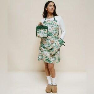 NWT Dairy Boy Apron Set horse country tan winter collection sold out